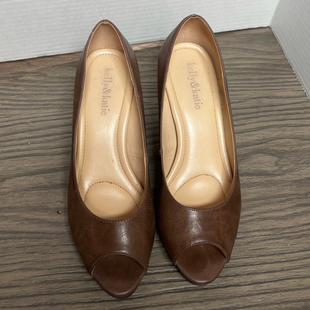 Kelly & Katie Size 7 Brown Peep Toe Slip On High Heel Shoe